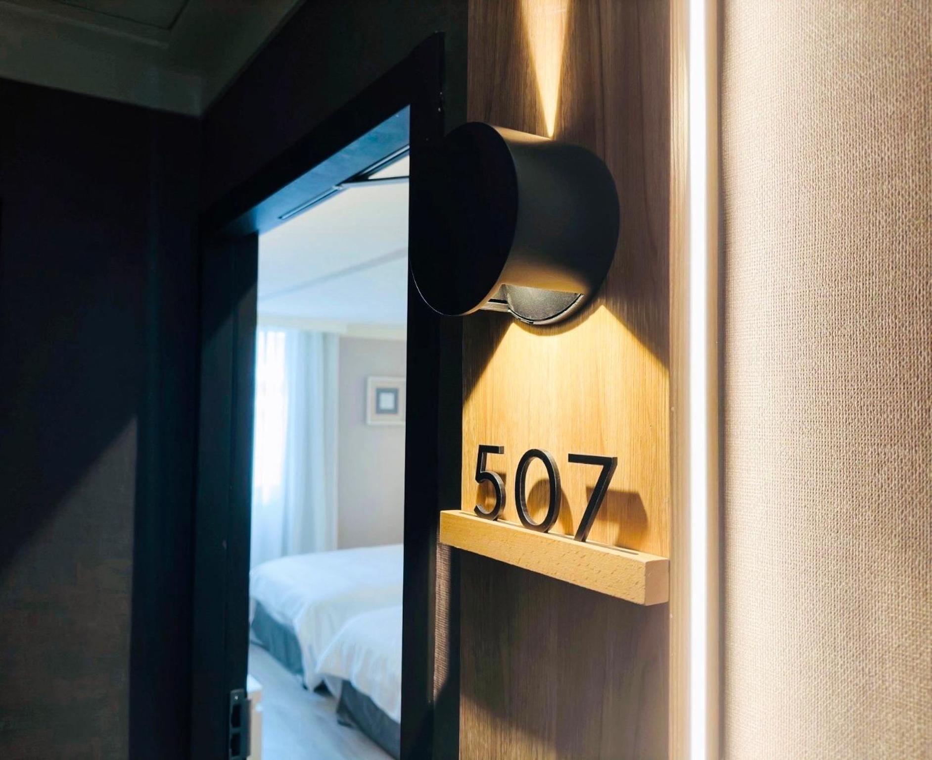 Days Fine Hotel Kaohsiung Eksteriør bilde